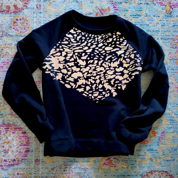 lululemon athletica Tops - REFLECTIVE Lululemon Snapshot Crew Black cheetah 4 animal print sweatshirt shirt